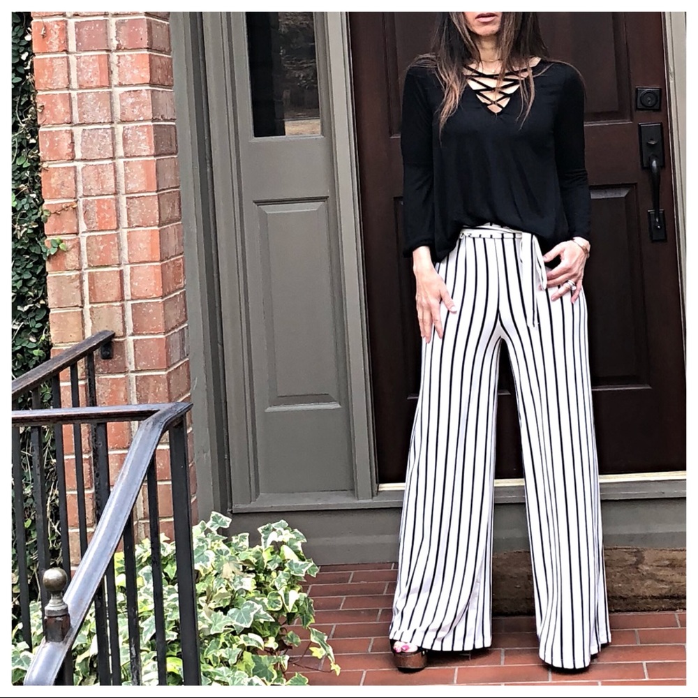 ✨LAST ONE✨ striped palazzo belted pants - Picture 2 of 8